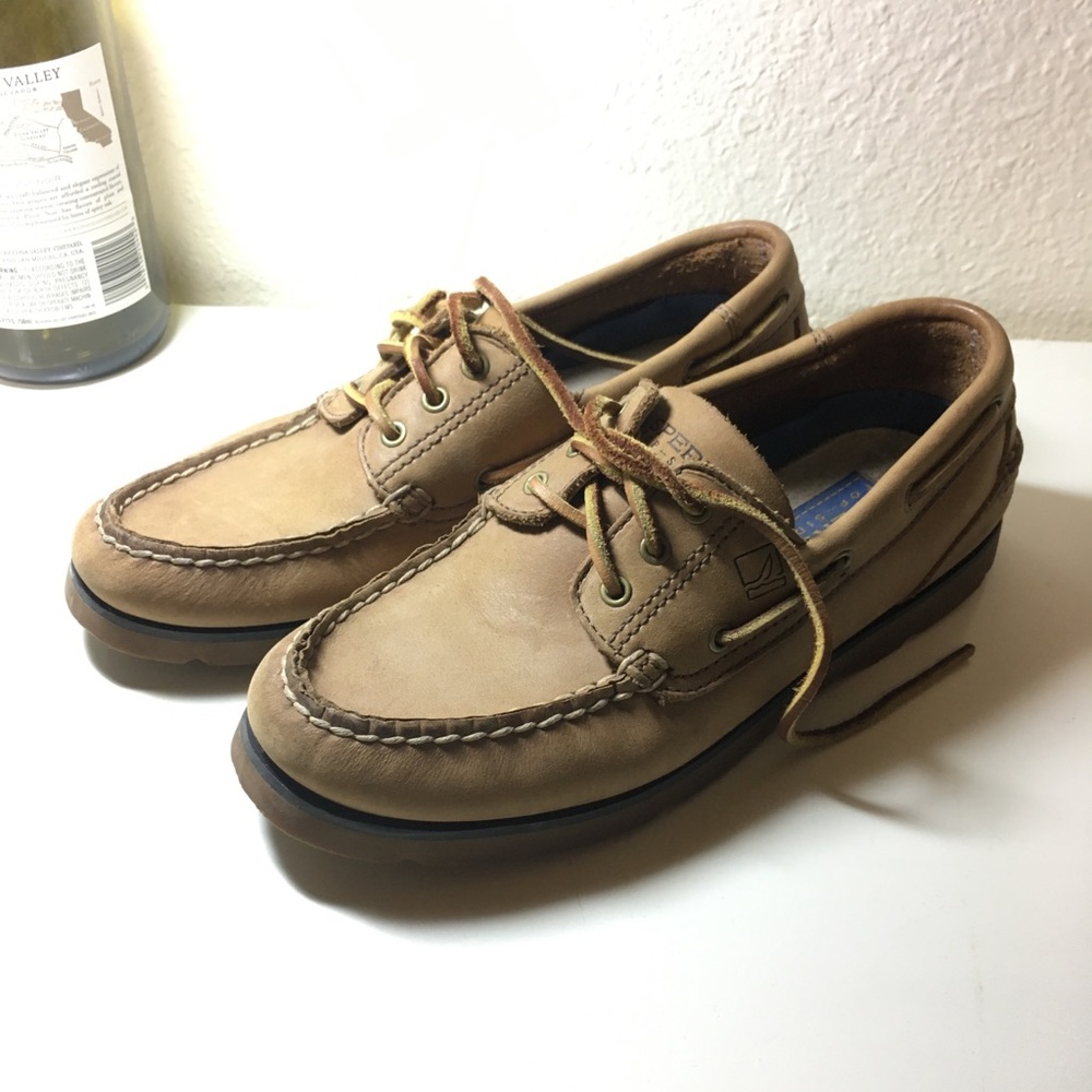 Brown Sperry boat shoe - 6 Womens, 4.5 men, 37 EU